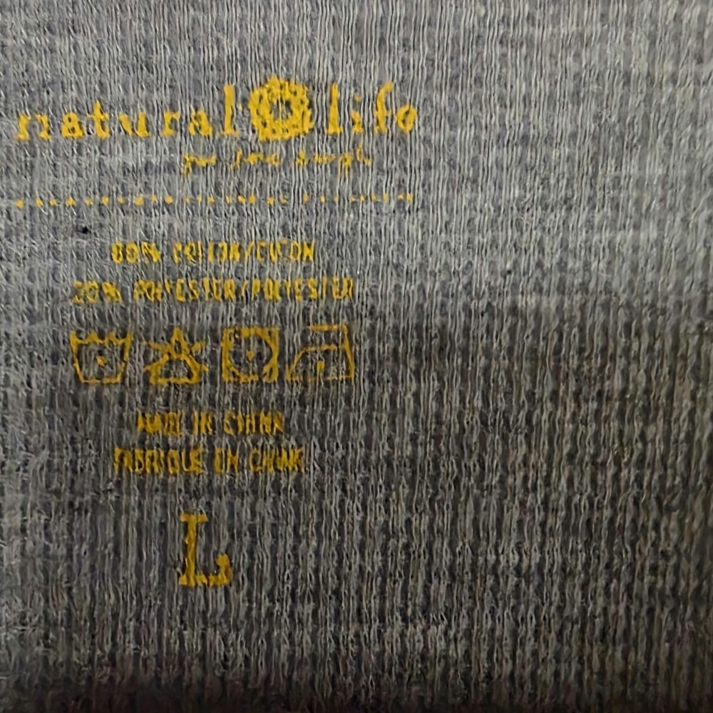 NATURAL LIFE Gray Crop Top with Daisy Design - Picture 3 of 4